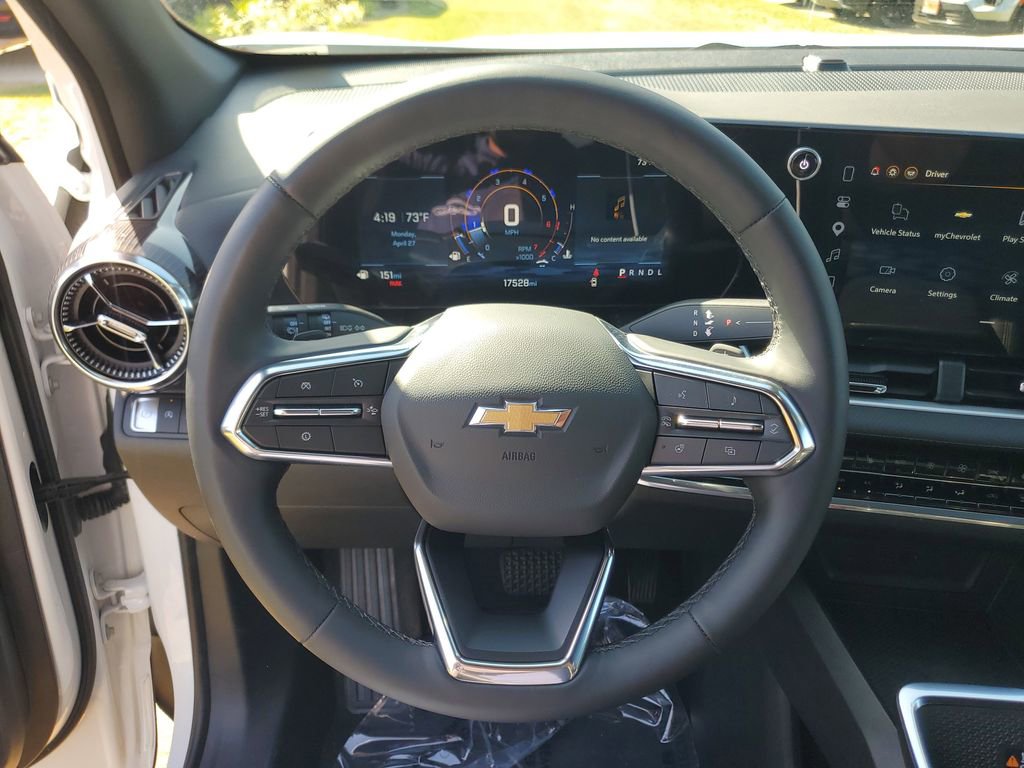 Used 2026 Chevrolet Equinox LT w/ Convenience Package II FWD image 24