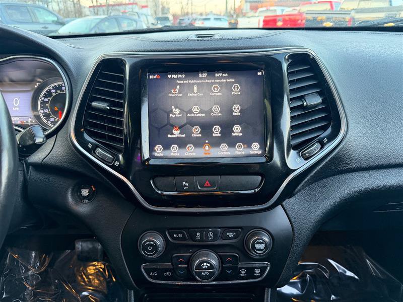 Used 2019 Jeep Cherokee Limited AWD/4WD image 23