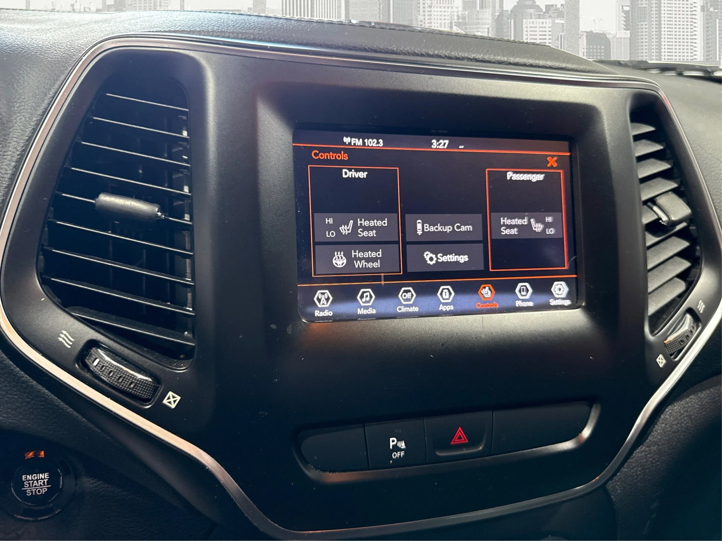 Used 2020 Jeep Cherokee Latitude Plus image 20