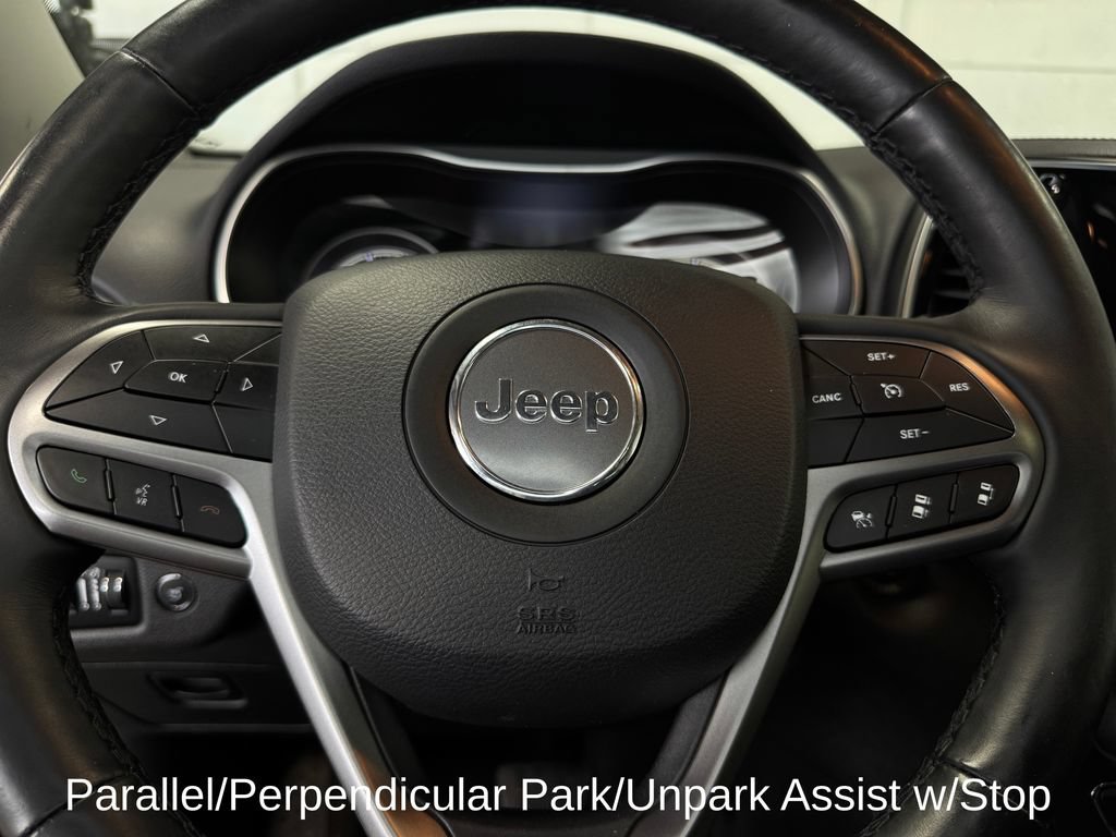 Used 2019 Jeep Cherokee Limited w/ Luxury Group AWD/4WD image 15