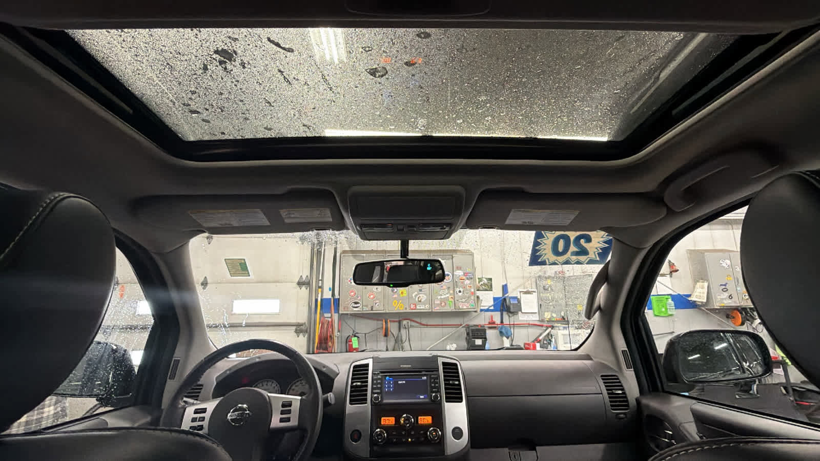 Used 2020 Nissan Frontier PRO-4X image 25