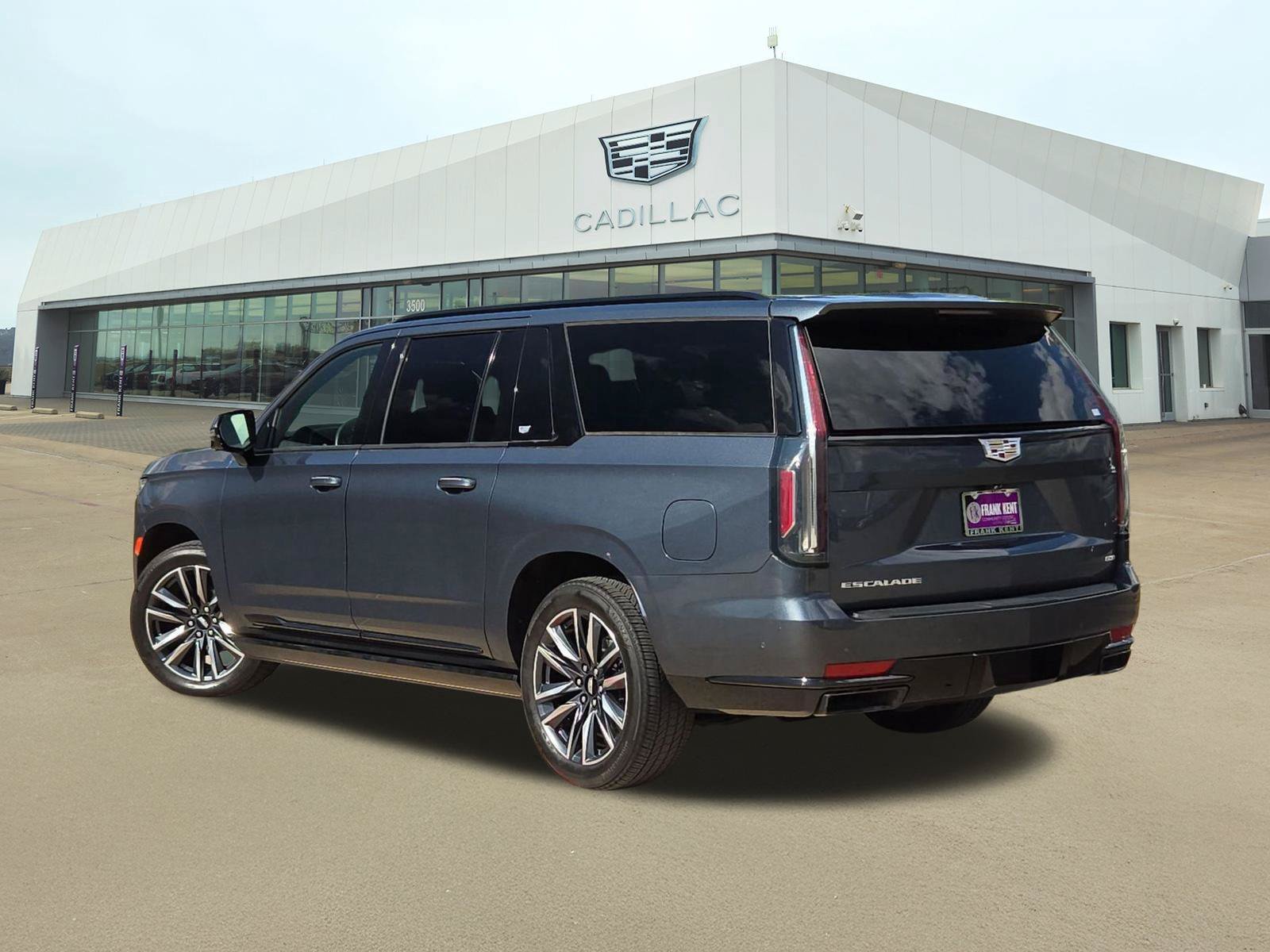 Used 2021 Cadillac Escalade ESV Sport w/ Driver Assist Tech Package RWD image 4