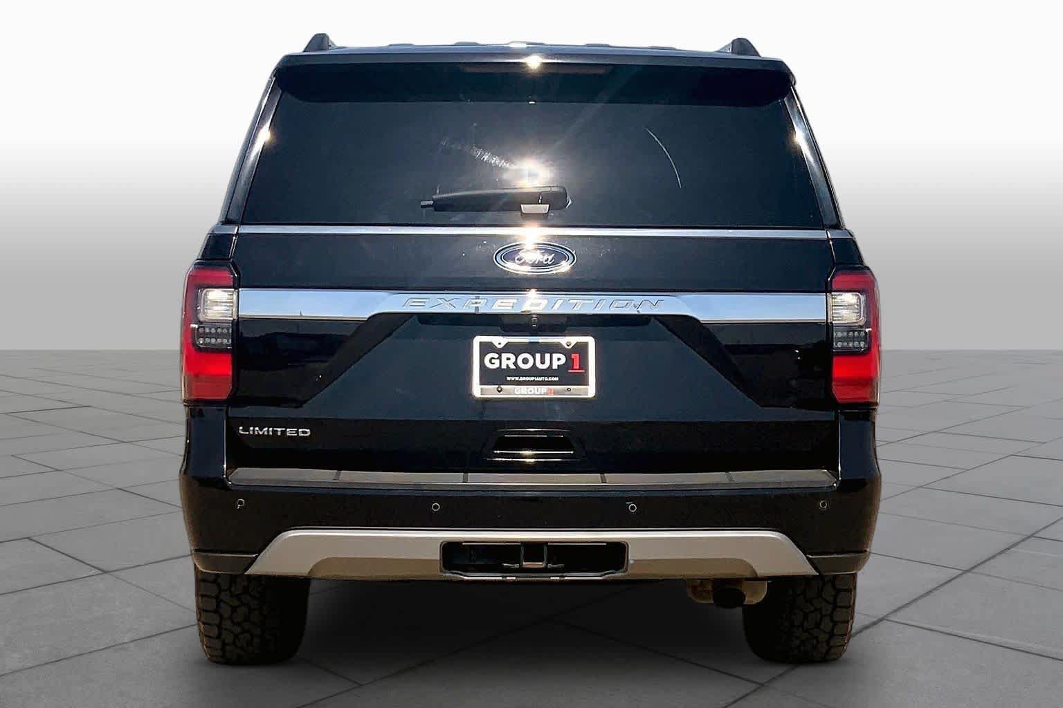 Used 2019 Ford Expedition Limited w/ Driver Assistance Package AWD/4WD image 5