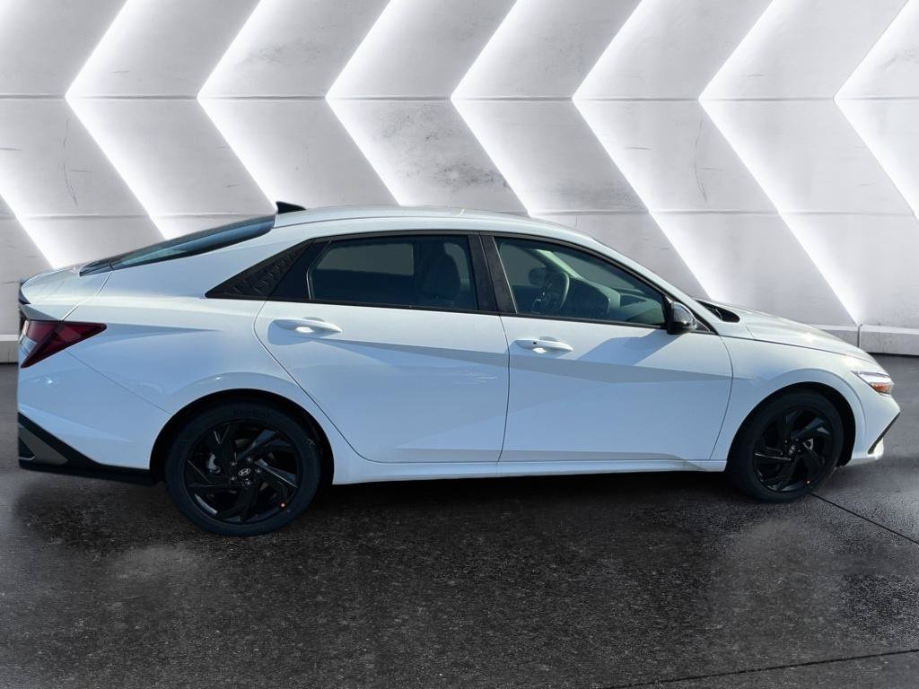 Certified 2026 Hyundai Elantra Sport FWD image 4