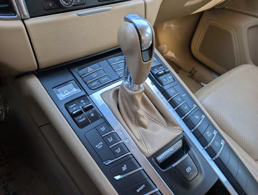 Used 2015 Porsche Macan S AWD/4WD image 17
