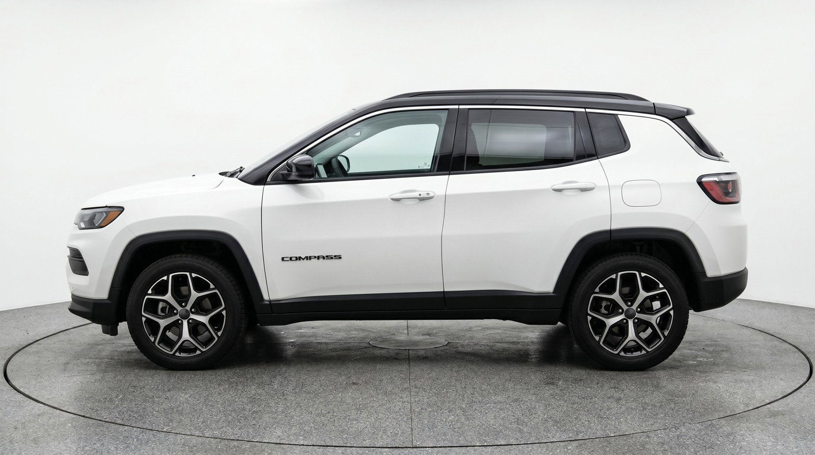 Used 2025 Jeep Compass Limited AWD/4WD image 5