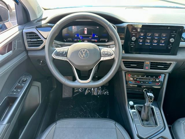 New 2026 Volkswagen Taos SE FWD image 15