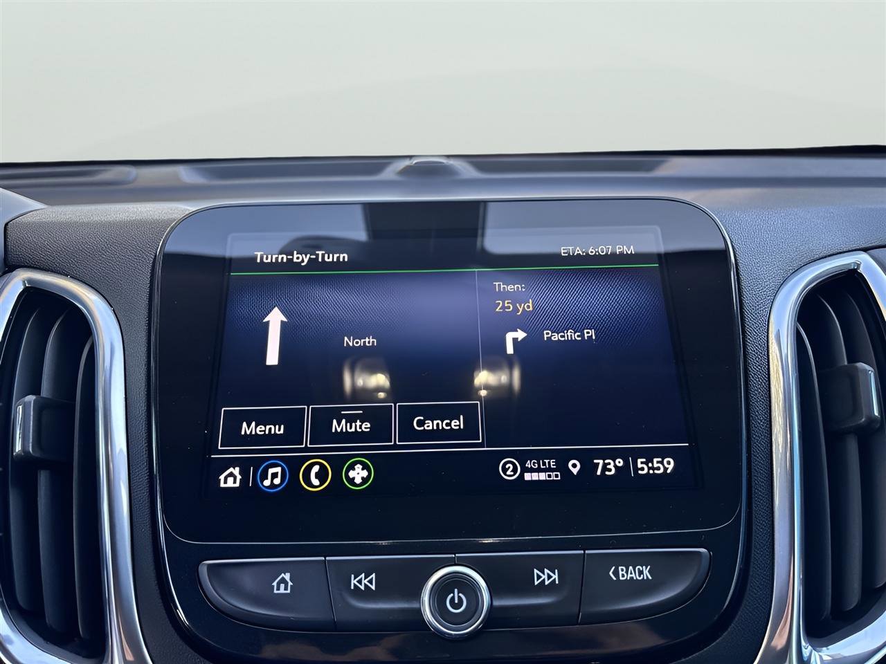 Used 2022 Chevrolet Equinox Premier image 25