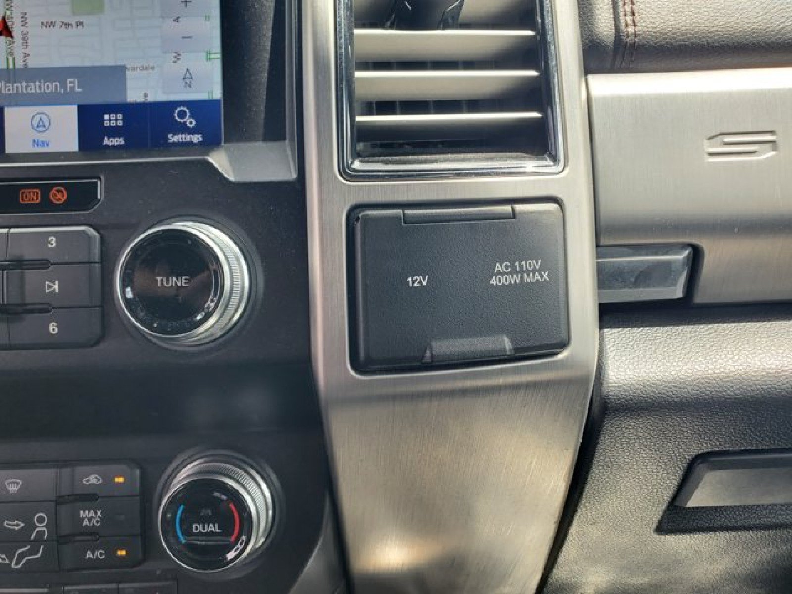 Used 2021 Ford F250 Platinum w/ FX4 Off-Road Package AWD/4WD image 26