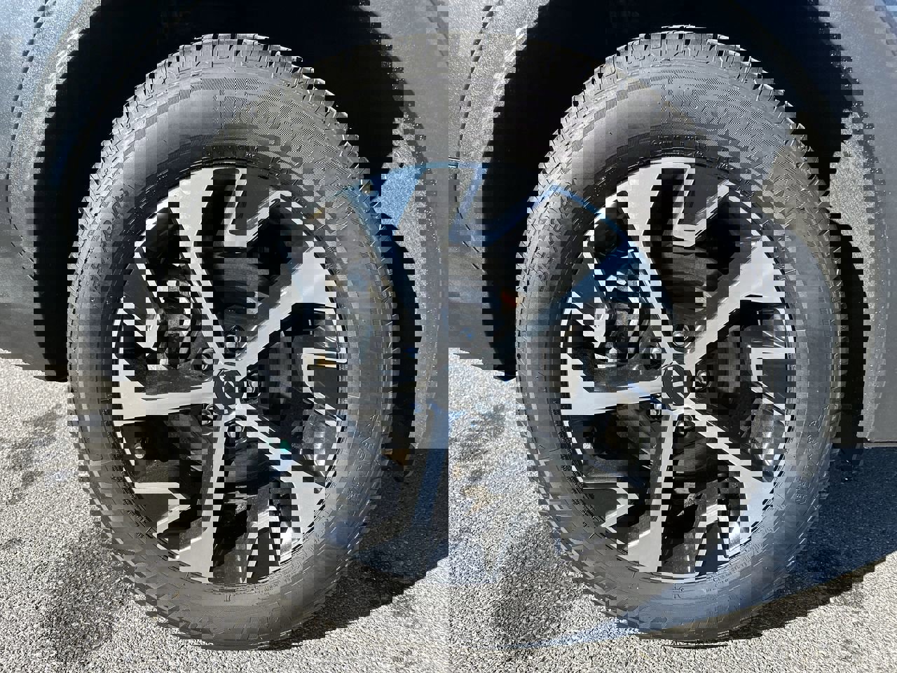 Used 2023 Kia Sportage EX image 9