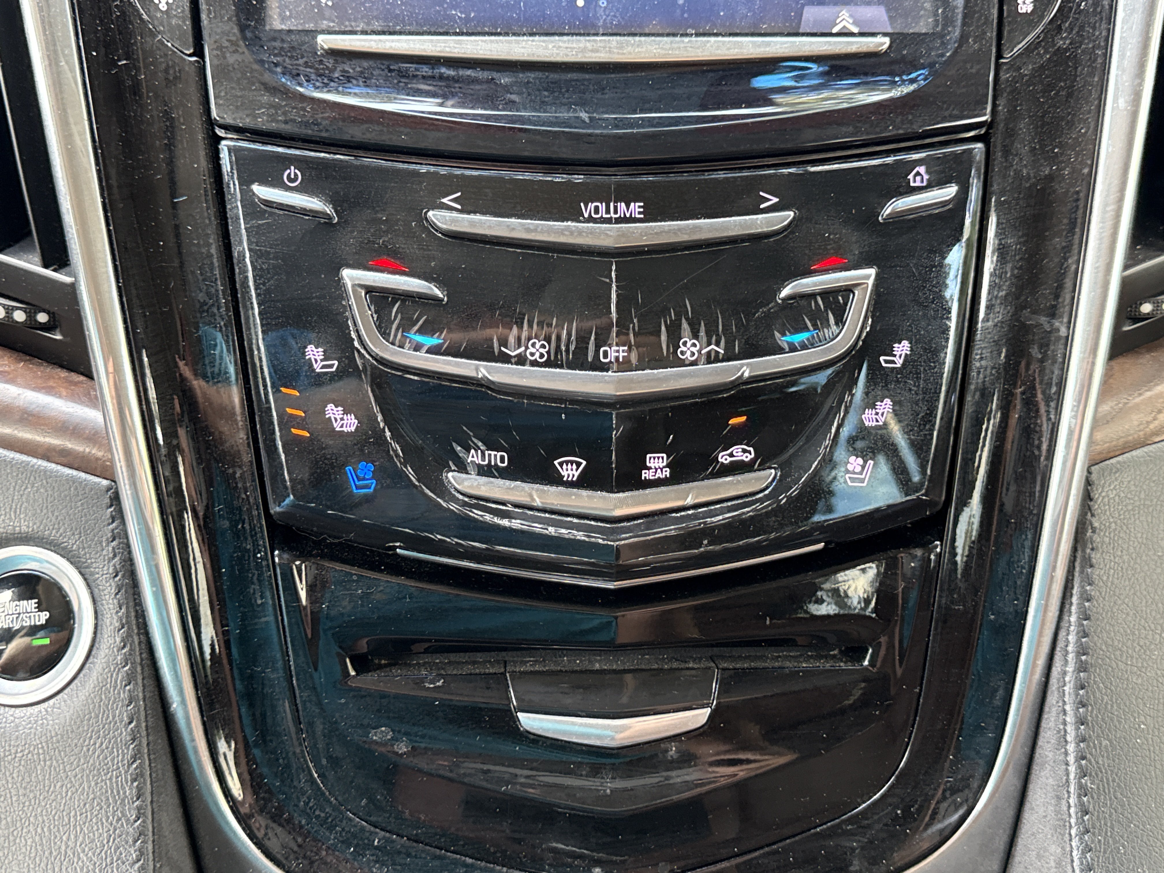 Used 2015 Cadillac Escalade Premium AWD/4WD image 26