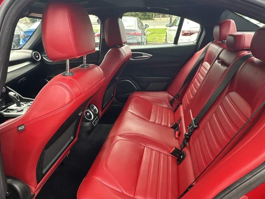 Used 2023 Alfa Romeo Giulia Veloce RWD image 16