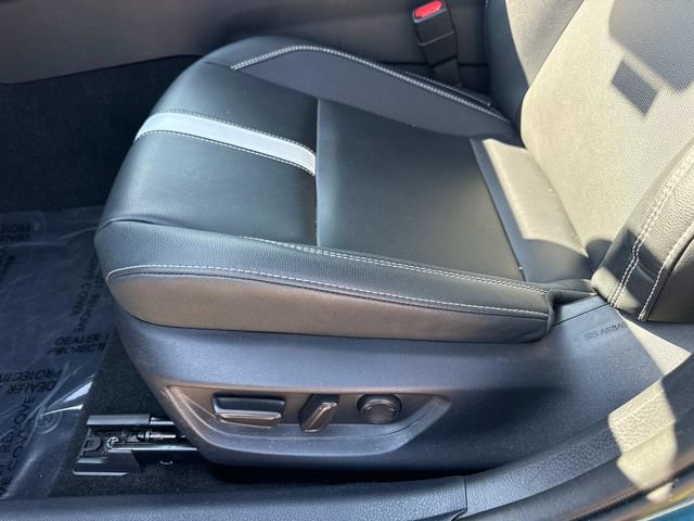 Used 2025 Toyota Camry SE w/ Convenience Package FWD image 23