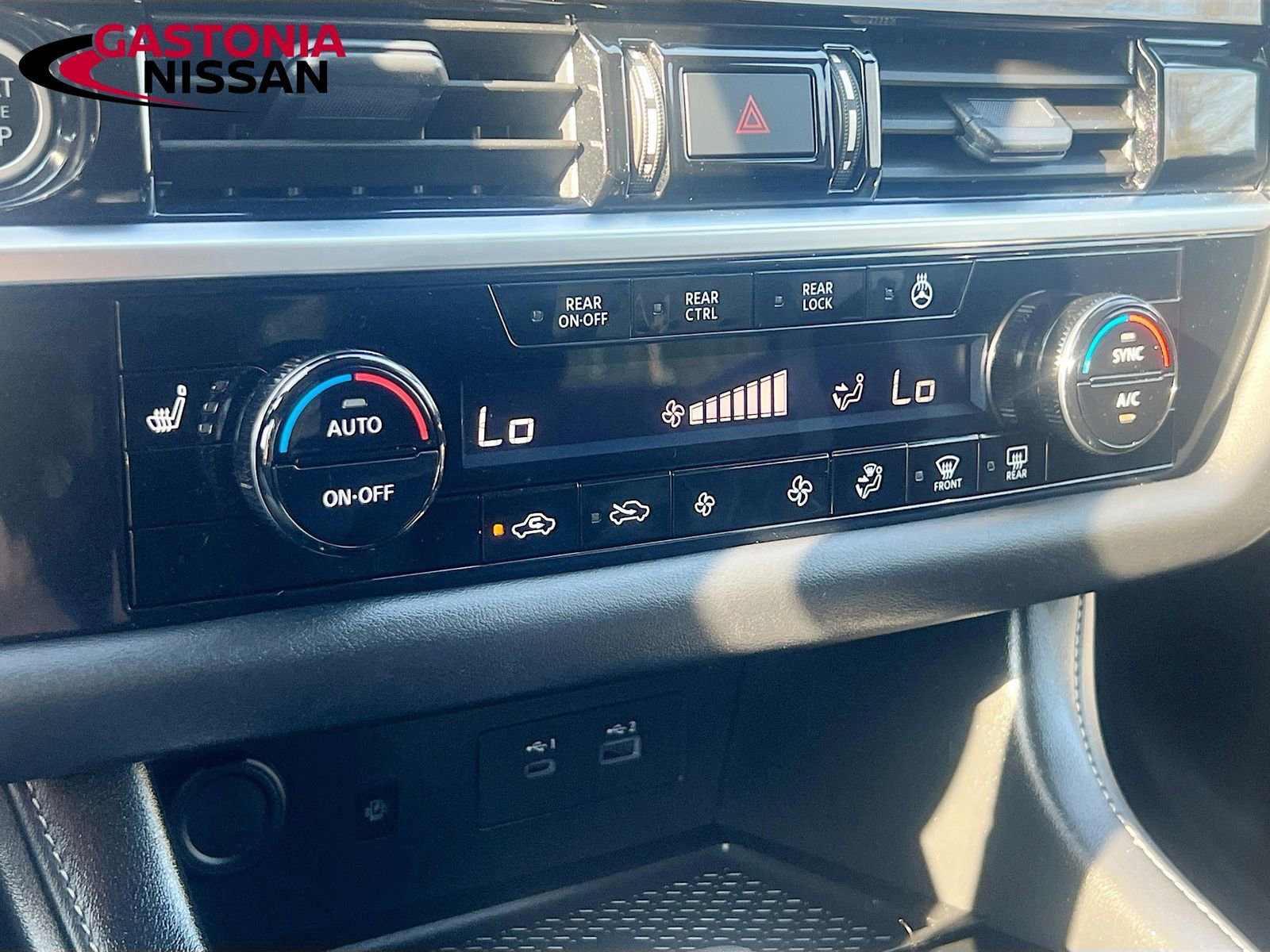 Used 2024 Nissan Pathfinder SL w/ Cargo Package image 21