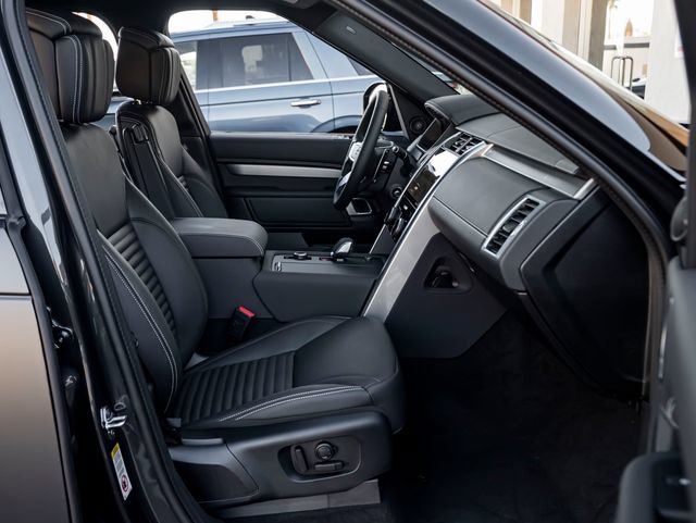 New 2026 Land Rover Discovery Limited Edition AWD/4WD image 35