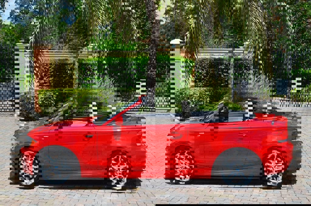 Used 2012 BMW 135i Convertible image 21