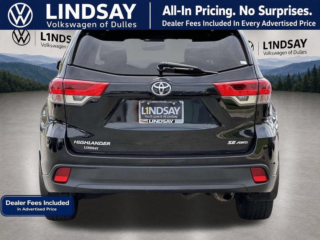 Used 2018 Toyota Highlander SE w/ Carpet Mat Package (TMS) AWD/4WD image 6