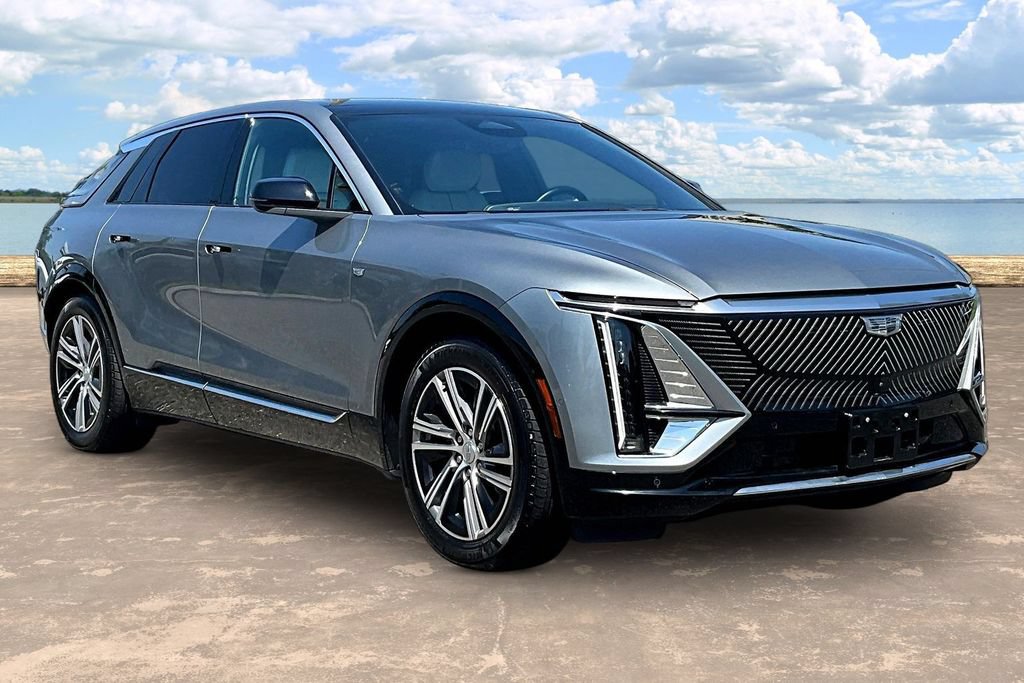 Used 2024 Cadillac Lyriq Luxury RWD image 3