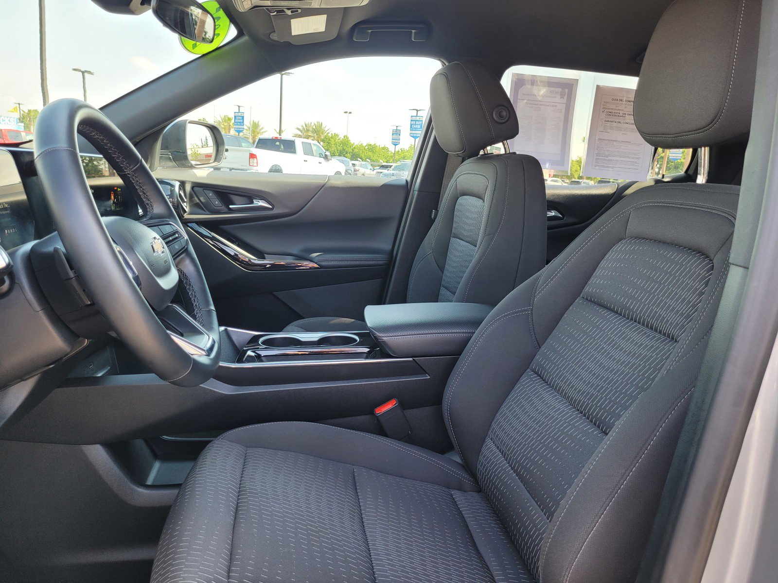 Used 2025 Chevrolet Equinox LT image 10