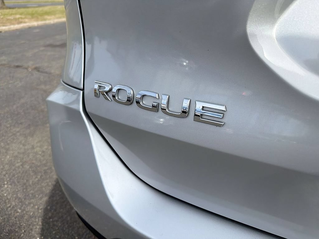 Used 2018 Nissan Rogue SL AWD/4WD image 18