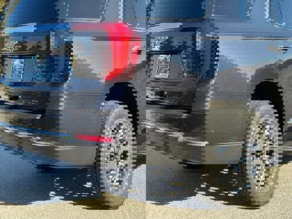 New 2026 GMC Yukon Elevation image 15