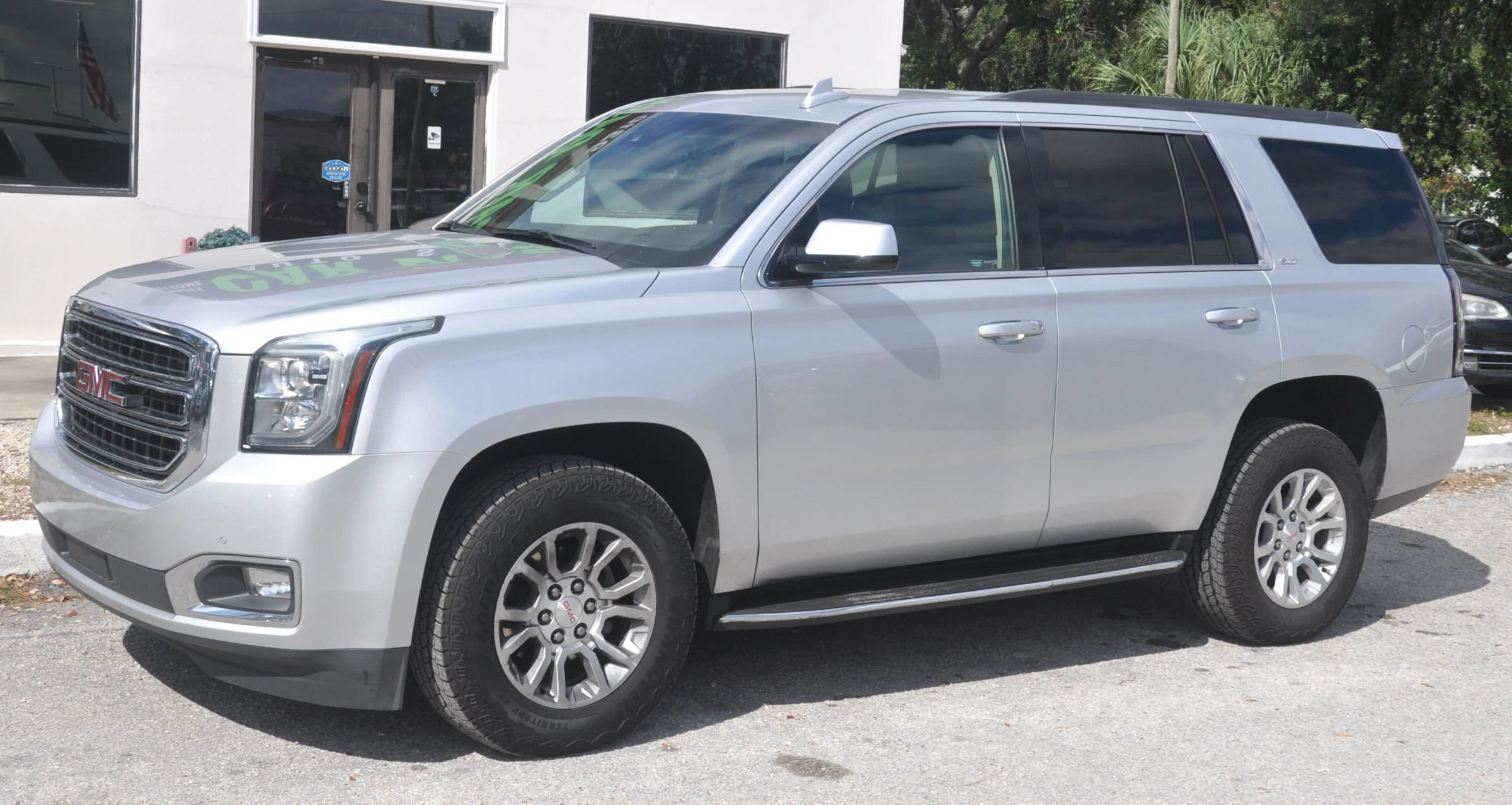 Used 2017 GMC Yukon SLT RWD image 3