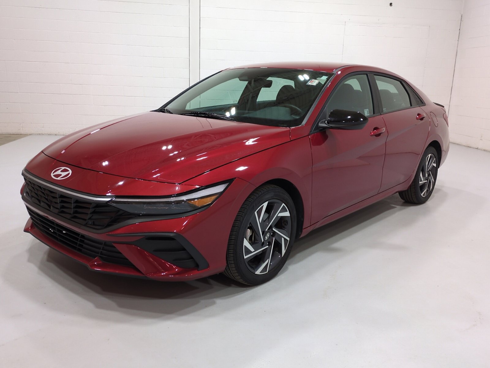 Used 2025 Hyundai Elantra Sport FWD image 7