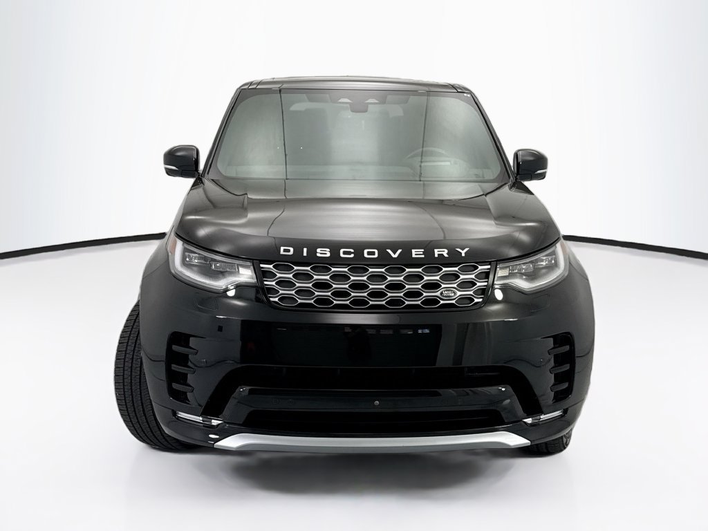 Used 2024 Land Rover Discovery Metropolitan Edition AWD/4WD image 2