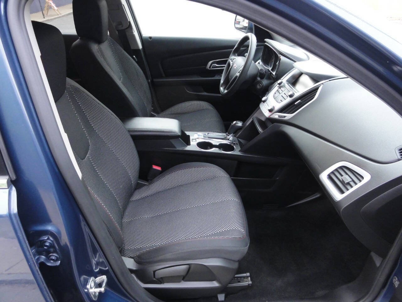 Used 2017 GMC Terrain SLE AWD/4WD image 12
