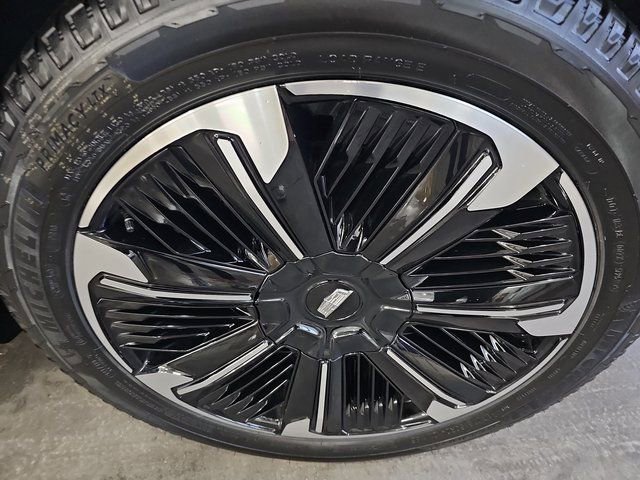 New 2026 Cadillac Escalade IQL Sport 1 w/ LPO, Floor Liner Package AWD/4WD image 35