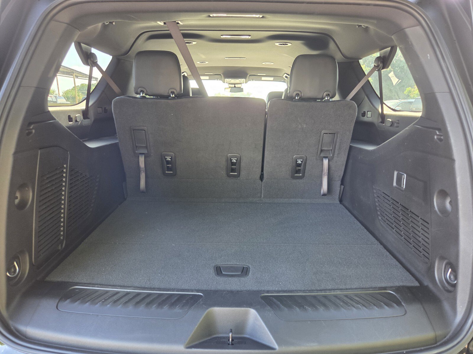 Certified 2026 Chevrolet Suburban LS RWD image 14