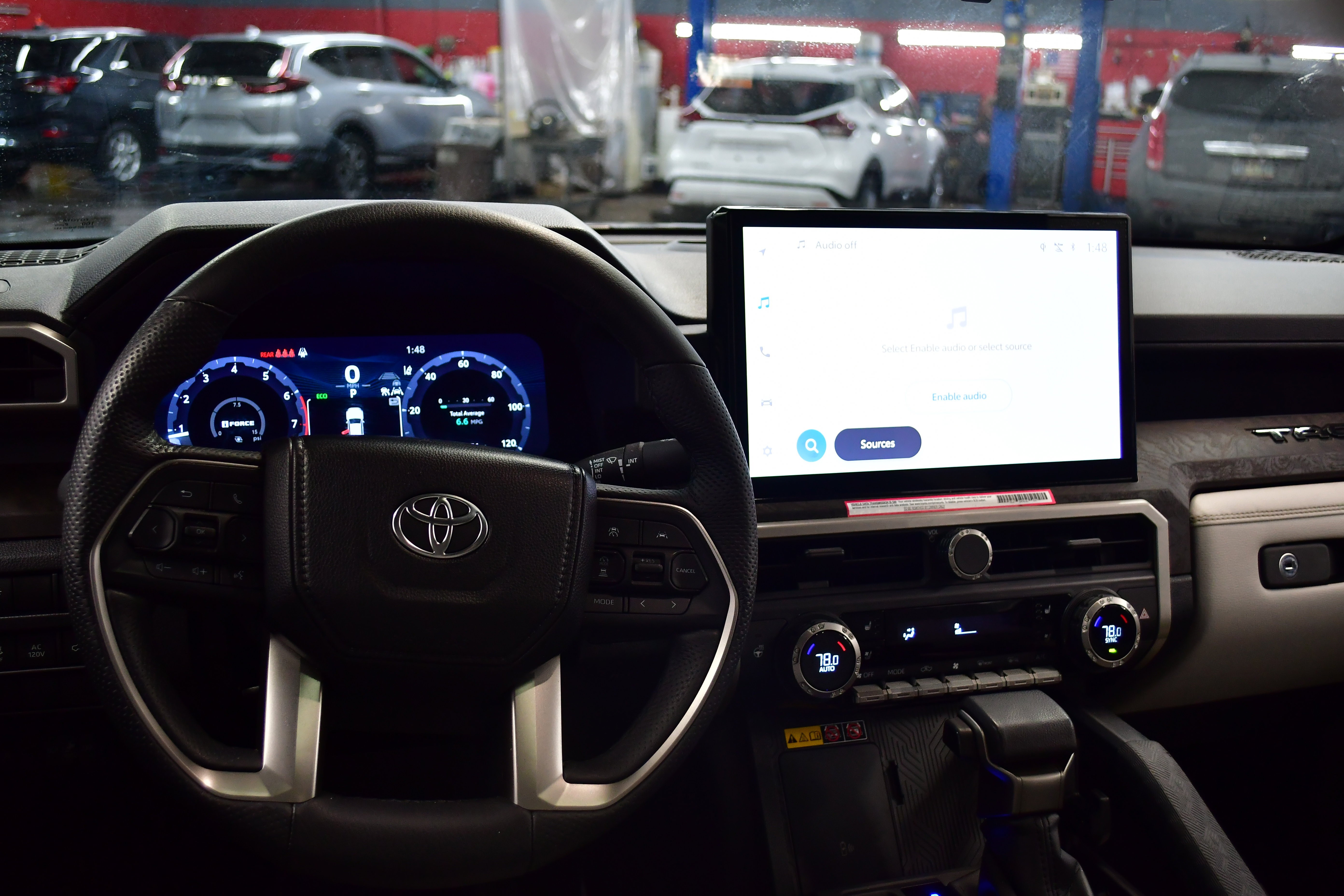 Used 2024 Toyota Tacoma Limited w/ Limited Package (LT) image 15