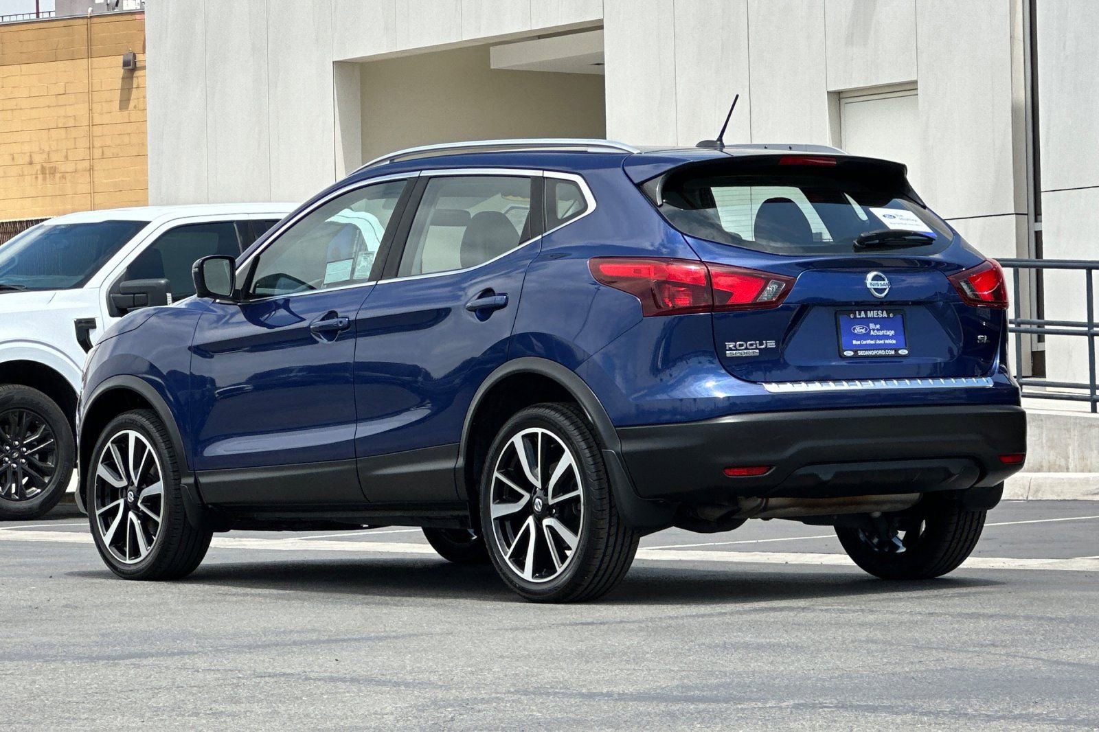 Used 2017 Nissan Rogue Sport SL FWD image 5