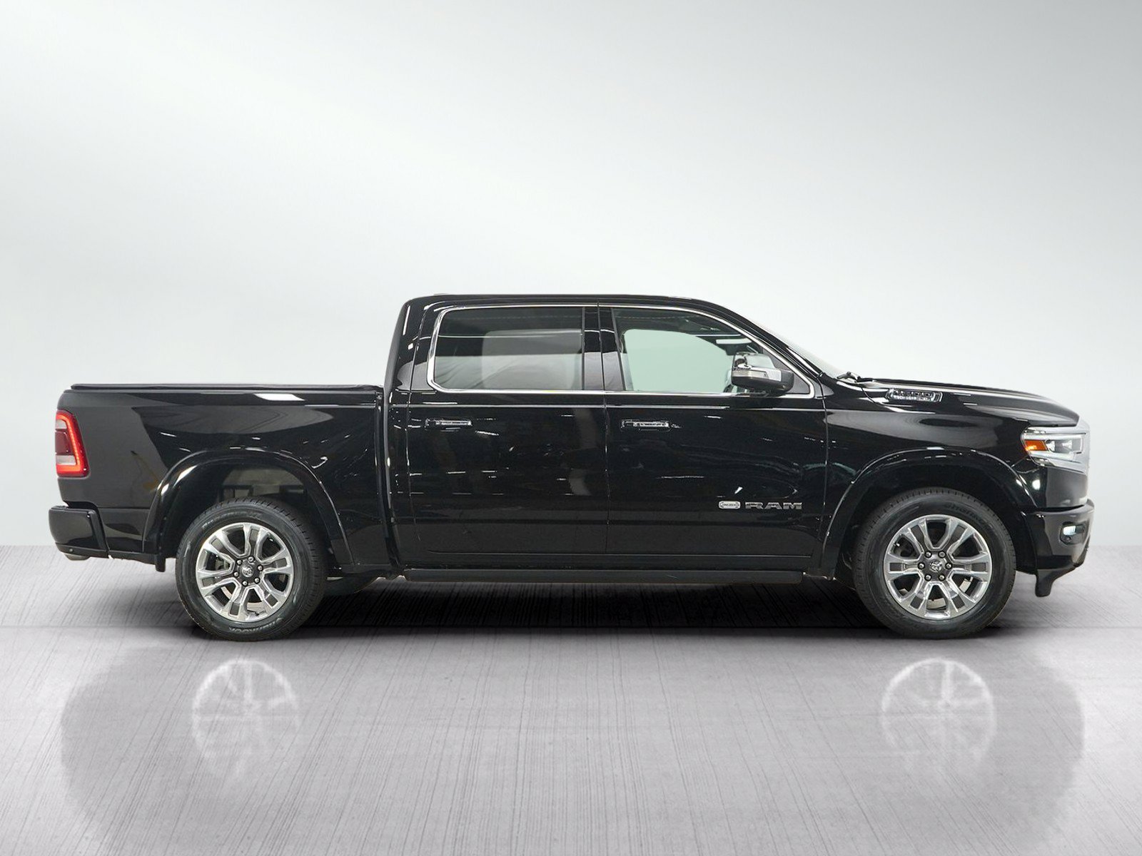 Used 2022 RAM 1500 Limited AWD/4WD image 6