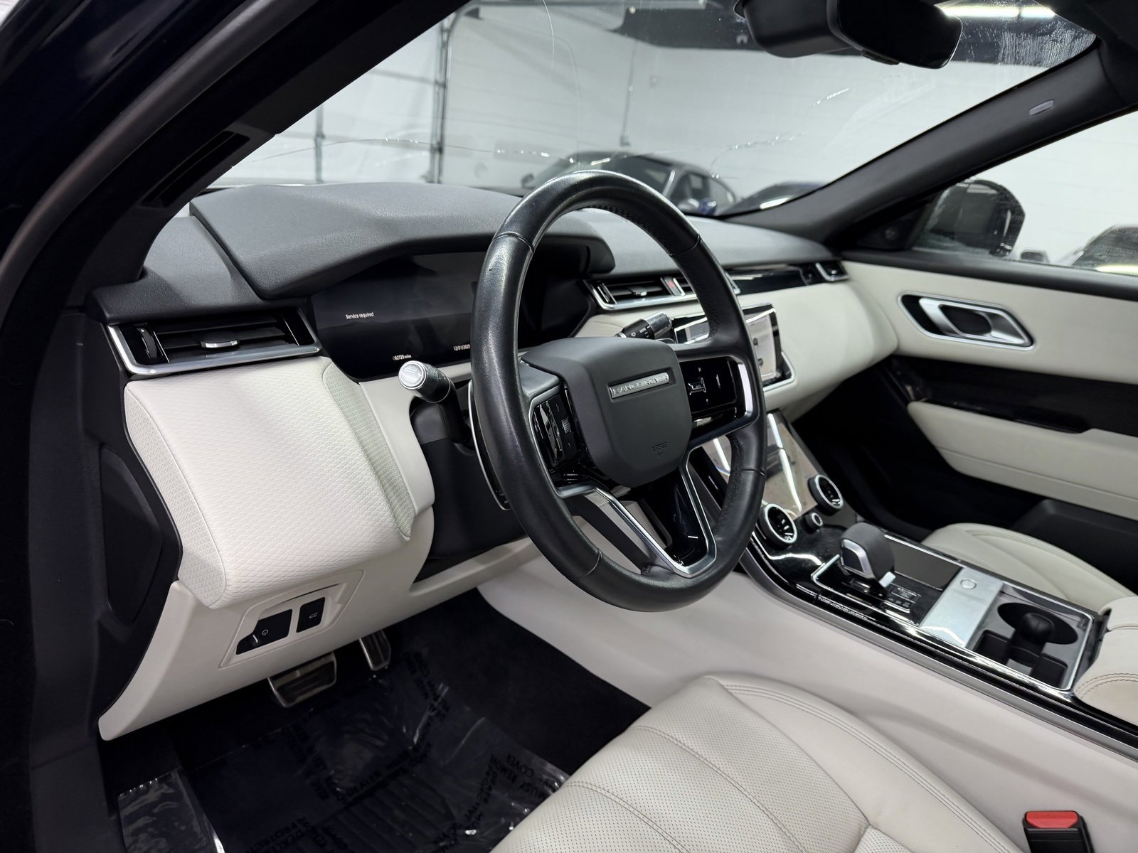 Used 2023 Land Rover Range Rover Velar R-Dynamic S image 15