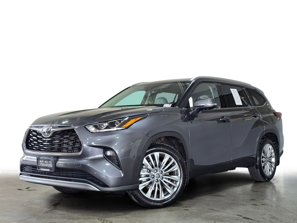 Used 2024 Toyota Highlander Platinum AWD/4WD image 1