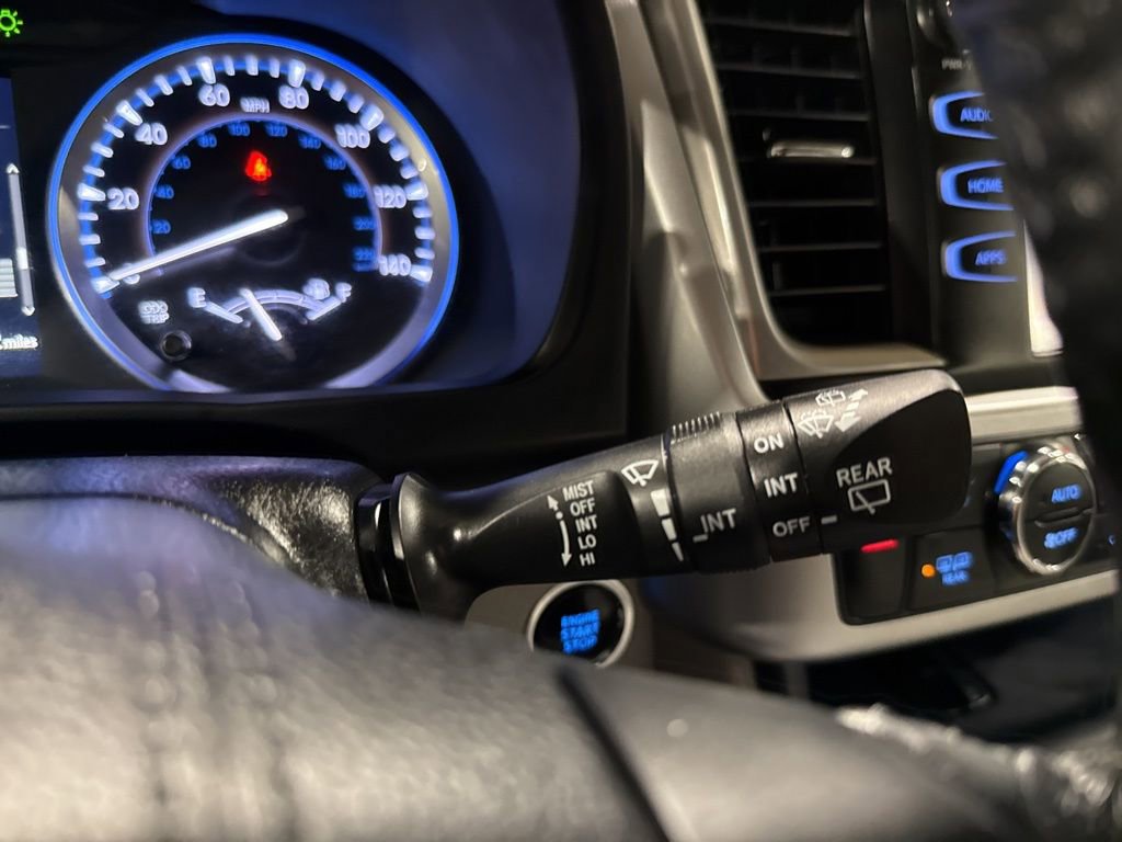 Used 2017 Toyota Highlander XLE image 24