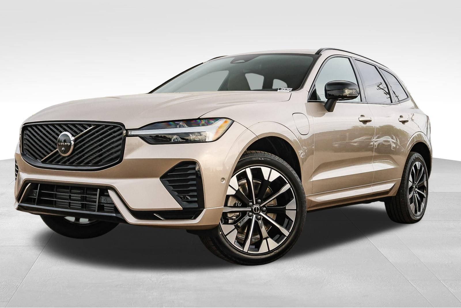 New 2026 Volvo XC60 T8 Plus