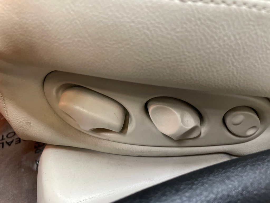 Used 2003 Jaguar XK8 Convertible image 24