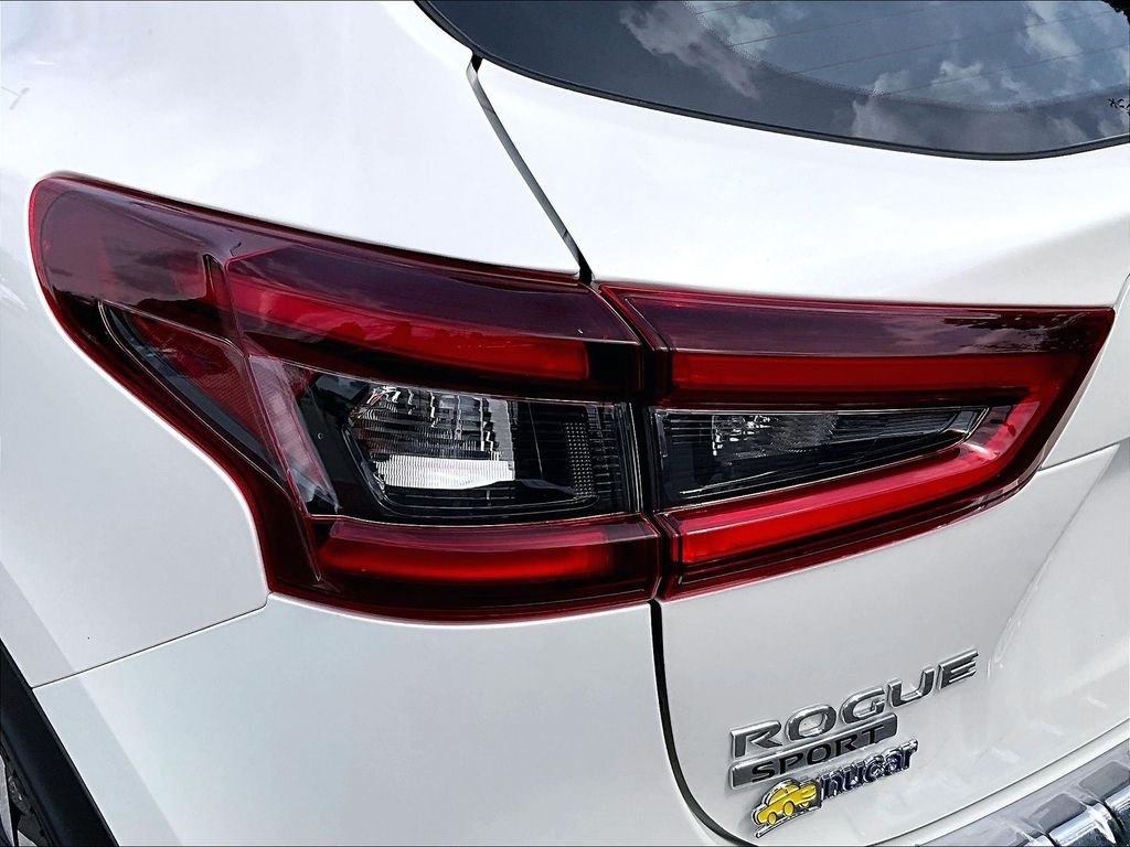 Used 2022 Nissan Rogue Sport SL AWD/4WD image 34