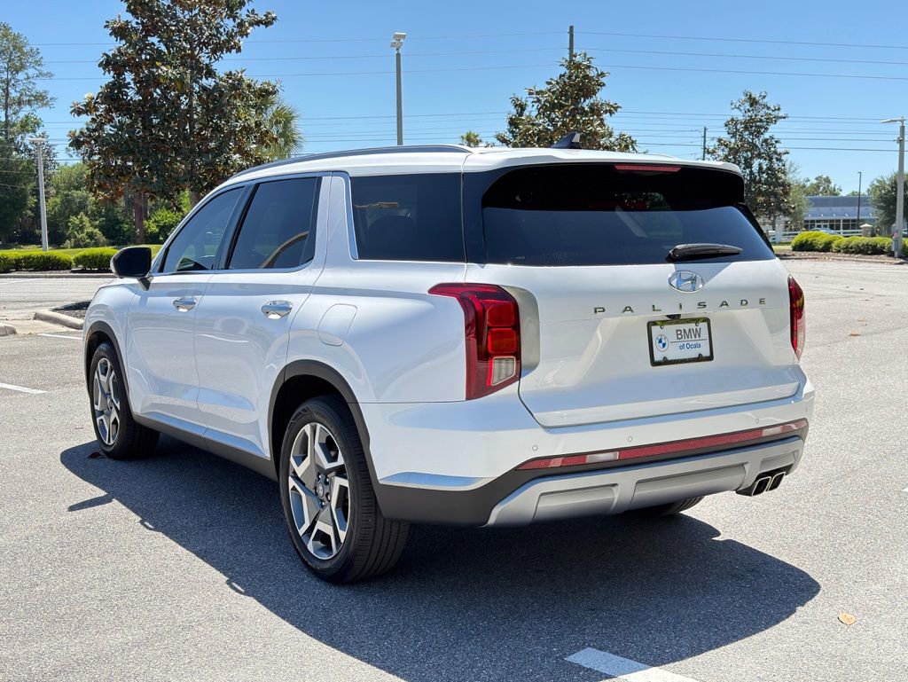 Used 2025 Hyundai Palisade SEL FWD image 3