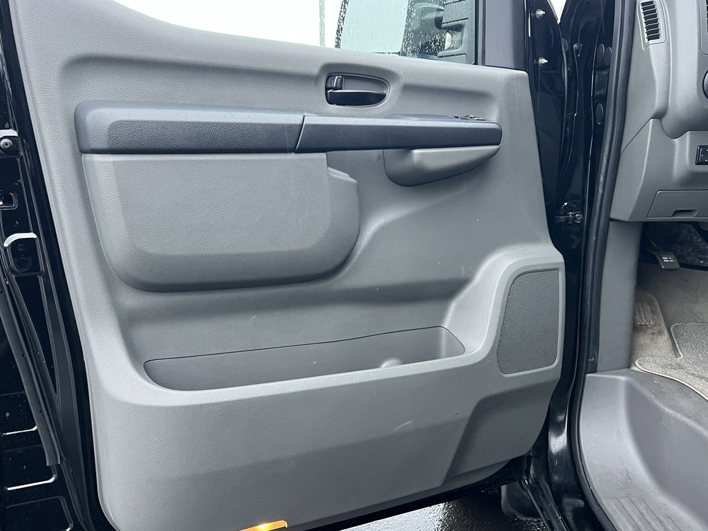 Used 2019 Nissan NV 3500 SL image 12