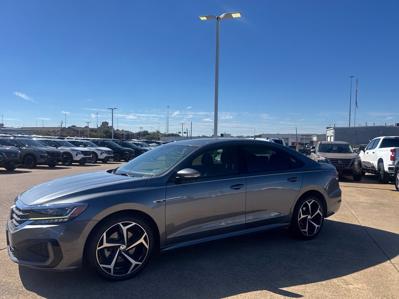 Used 2022 Volkswagen Passat 2.0T R-Line FWD image 12