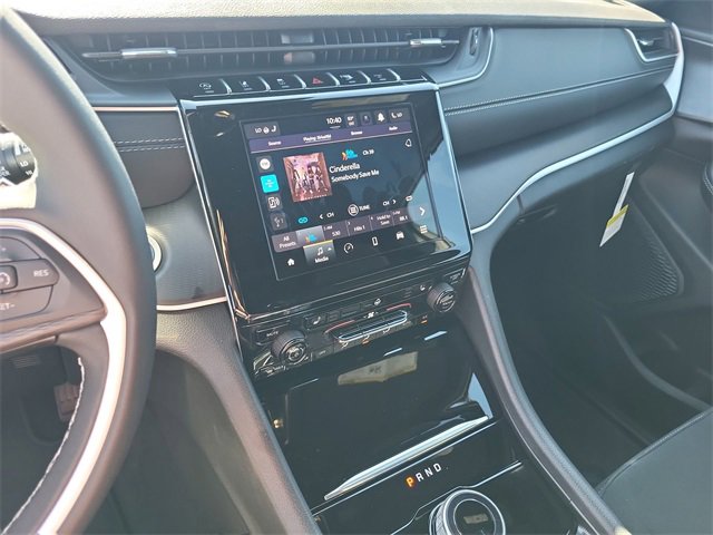 New 2025 Jeep Grand Cherokee L Laredo image 12