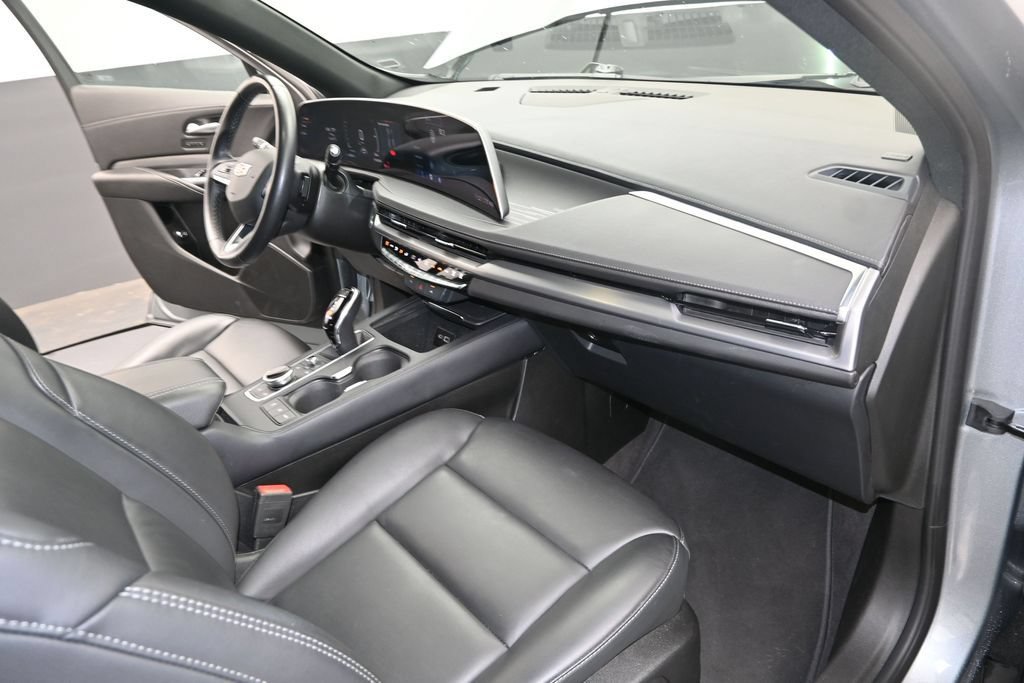 Used 2025 Cadillac XT4 Premium Luxury FWD image 25