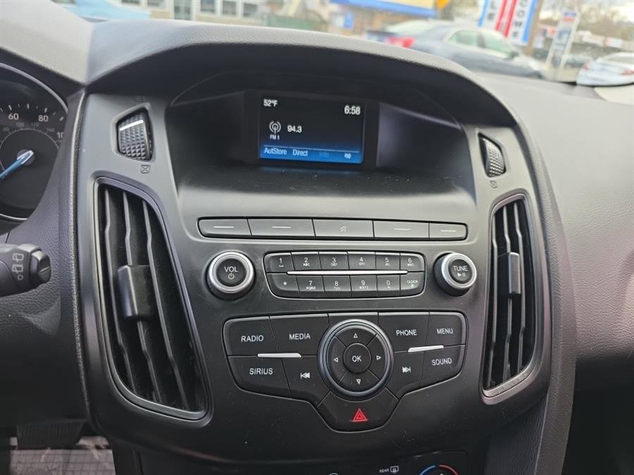 Used 2018 Ford Focus SE image 16