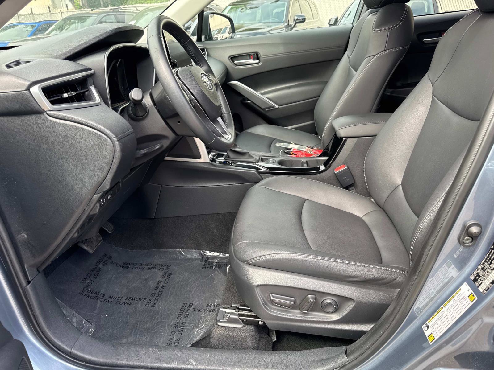 Used 2023 Toyota Corolla Cross XLE image 15