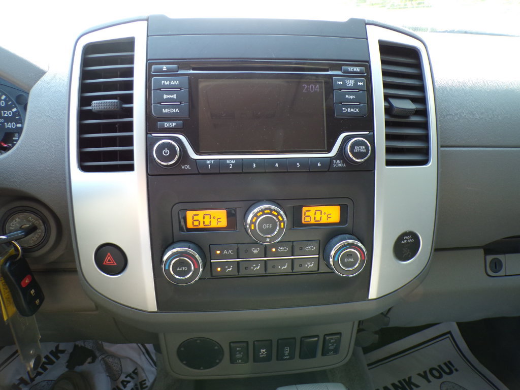 Used 2015 Nissan Frontier SV w/ SV Value Truck Package RWD image 25