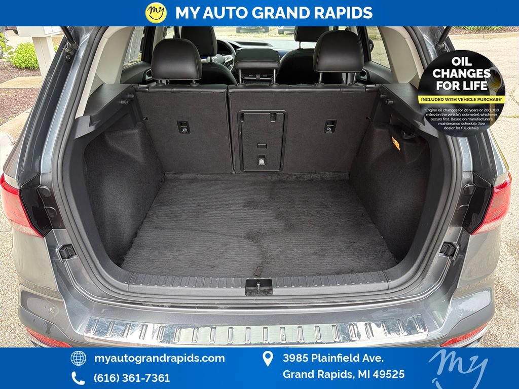 Used 2023 Volkswagen Taos SE w/ Panoramic Sunroof Package AWD/4WD image 28