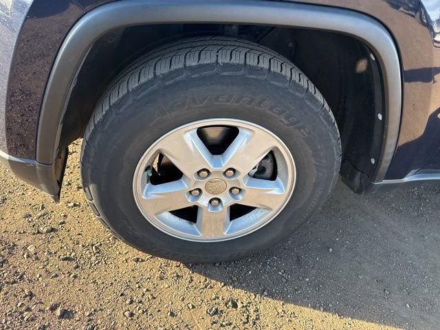 Used 2013 Jeep Grand Cherokee Laredo w/ Laredo E Group image 12